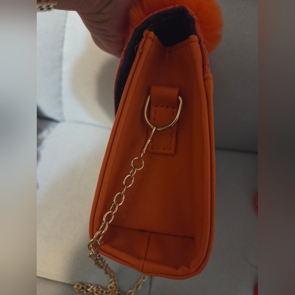 Chic Orange Croc-Embossed Crossbody Bag with Gold Chain - Picture 3 of 6